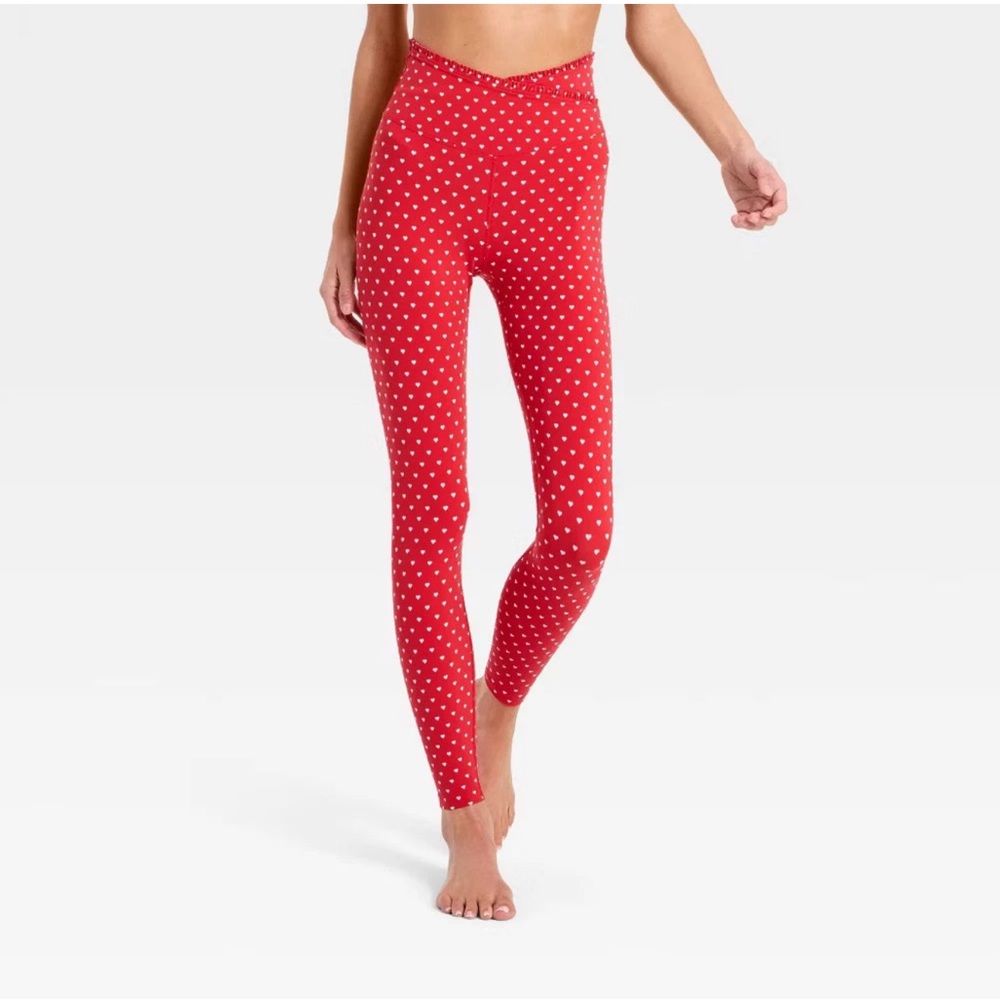Women's All In Motion Ruffle Crossover 7/8 Leggings Red Hearts Medium New